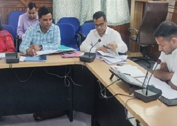 डीएम नरेंद्र सिंह भंडारी