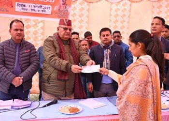 कैबिनेट मंत्री गणेश जोशी