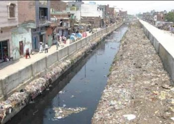 दिल्ली में नालों की सफाई