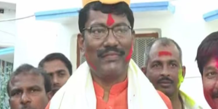 सांसद अशोक यादव