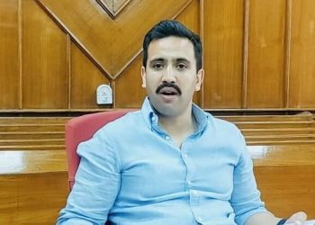 लोक निर्माण मंत्री विक्रमादित्य सिंह