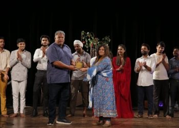 Manish Joshi's play 'Pataloon'
