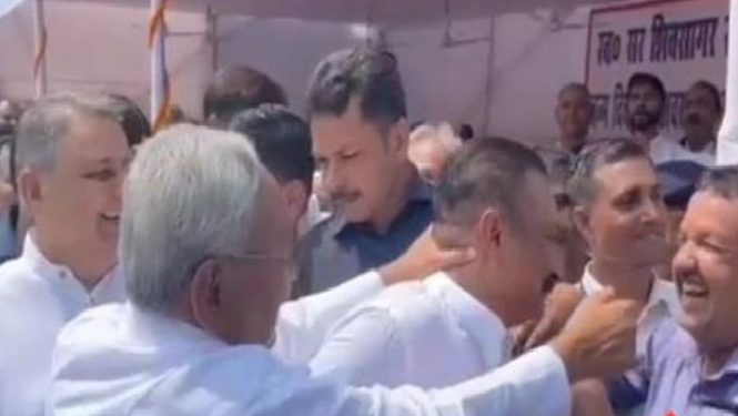 नीतीश कुमार