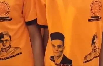 टी-शर्ट पर सावरकर-सुभाष को देख भड़की कांग्रेस