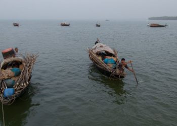 Bangladeshis entering India through sea