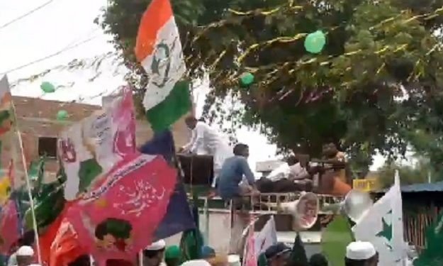 Ashok Chakra on tricolor