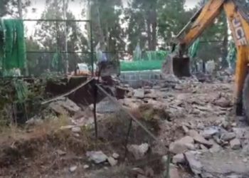 अवैध मजार