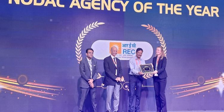 REC Limited honored as 'Nodal Agency of the Year' at Bharat Electricity-Powering India Awards 2024