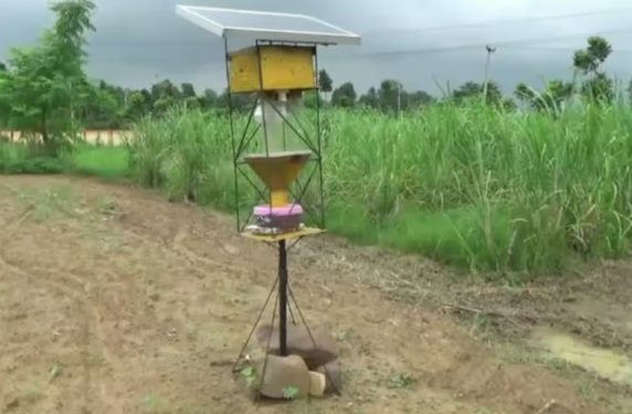 लाइट ट्रैप यंत्र