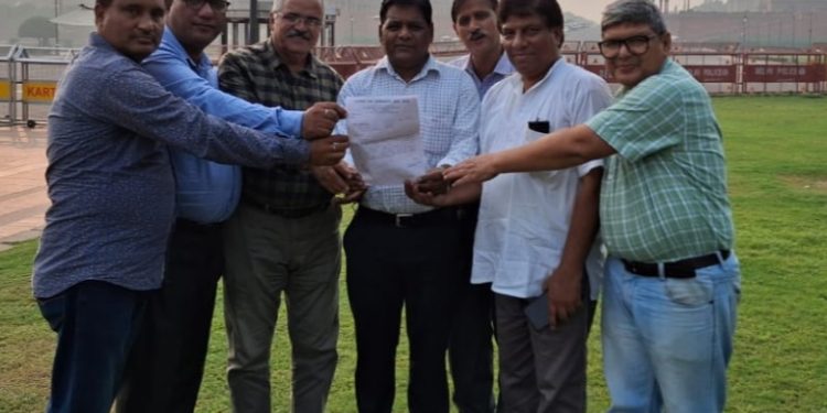 Aandolankari Committee