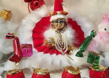 Laddu Gopal dressed as Santa