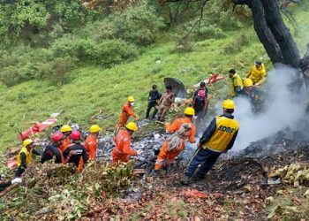 Helicopter returning from Kedarnath crashes