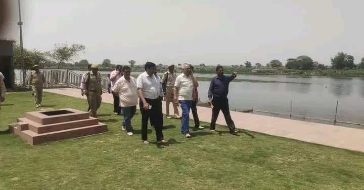 mayor inspected the Yamuna Ghats