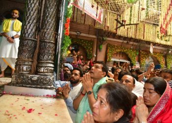 कैबिनेट मंत्री एके शर्मा