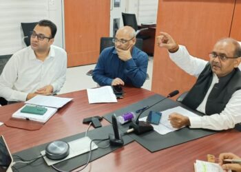 Secretary Disaster Management Vinod Kumar Suman reached control room team.