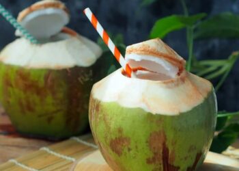 नारियल पानी