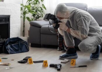 crime scene experts