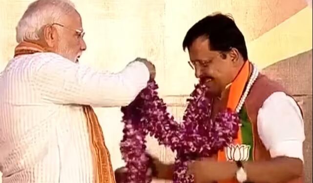 पीएम नरेंद्र मोदी- नितिन नवीन