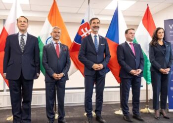 V4+India country