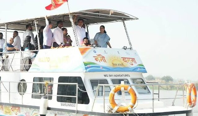 Yamuna river cruise